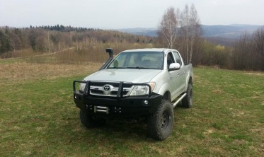Захисна дуга переднього бампера Toyota Hilux (2004-2011) фото