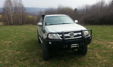 Захисна дуга переднього бампера Toyota Hilux (2004-2011) фото