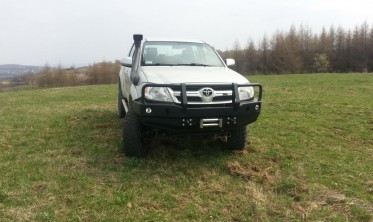 Захисна дуга переднього бампера Toyota Hilux (2004-2011) фото