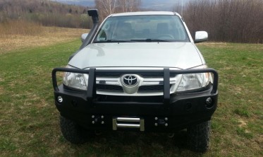 Захисна дуга переднього бампера Toyota Hilux (2004-2011) фото