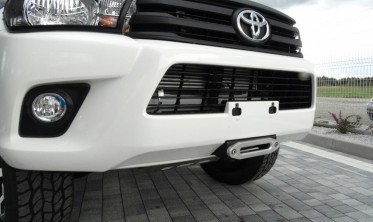 Пластина под лебедку Toyota Hilux (2016-...) фото