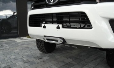 Пластина под лебедку Toyota Hilux (2016-...) фото