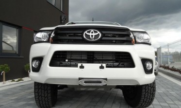 Пластина под лебедку Toyota Hilux (2016-...) фото