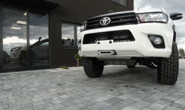 Пластина под лебедку Toyota Hilux (2016-...) фото