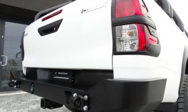 Силовой задний бампер Toyota Hilux (2016-...) корткий фото