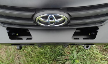 Силовой передний бампер Toyota Hilux (2016-...) фото
