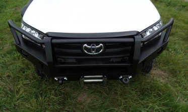 Захисна дуга переднього бампера Toyota Hilux (2016-...) фото