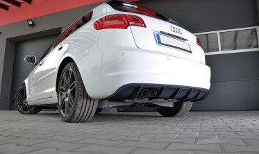 Диффузор заднего бампера Audi A3 8P Sportback в стиле RS3 фото