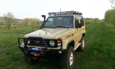 Защитная дуга для силового бампера Toyota Land Cruiser HZJ 71 1984-2006 фото
