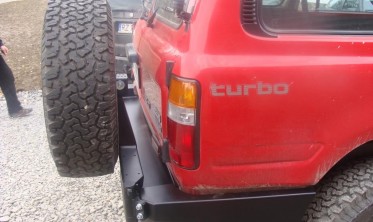 Кріплення запасного колеса Toyota Land Cruiser J80 фото