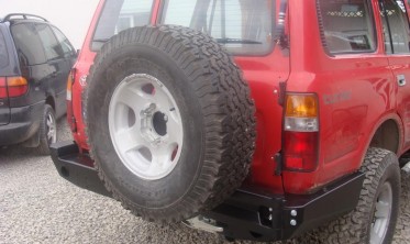 Кріплення запасного колеса Toyota Land Cruiser J80 фото