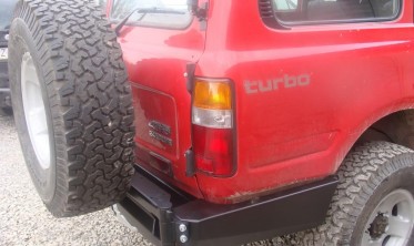 Кріплення запасного колеса Toyota Land Cruiser J80 фото
