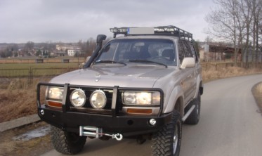 Защитная дуга к силовому бамперу Toyota Land Cruiser J80 фото