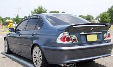 Спойлер багажника BMW E46 седан с заходом на крыло фото