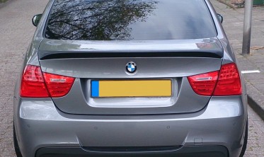 Спойлер крышки багажника BMW E90 широкий фото