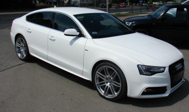 Накладки на пороги Audi A5 Sportback в стиле S-line фото