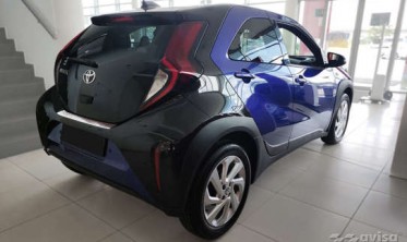 Защитная накладка на задний бампер Toyota Aygo X фото