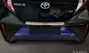 Защитная накладка на задний бампер Toyota Aygo X фото
