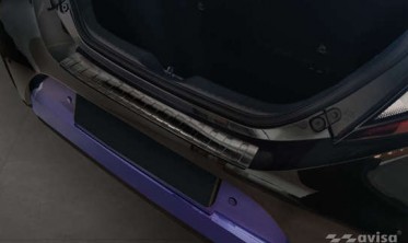 Чорна накладка на задній бампер Toyota Aygo X фото