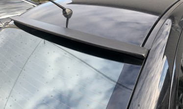 Спойлер заднего стекла Mitsubishi Lancer X  фото