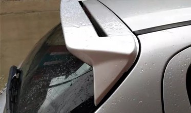 Спойлер крышки багажника Peugeot 207 hatch фото