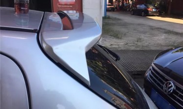 Спойлер крышки багажника Peugeot 207 hatch фото