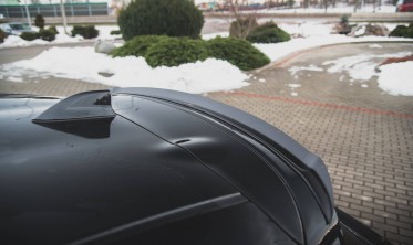 Тюнінгова накладка на спойлер багажника Toyota Yaris Mk4 вер. 1 фото