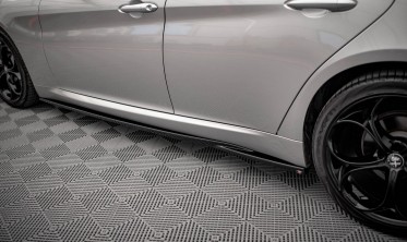 Боковые накладки на пороги Alfa Romeo Giulia Sport фото