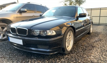 Накладка переднього бампера BMW E38 стиль Alpina фото