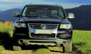 Накладка переднего бампера VW Touareg 7L рестайлинг фото