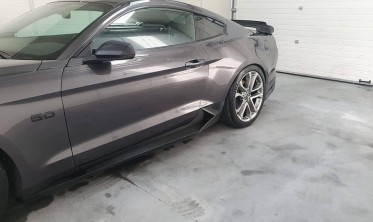 Накладки на пороги Ford Mustang в стиле  фото