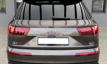 Накладка дифузор заднього бампера Audi Q7 4M фото