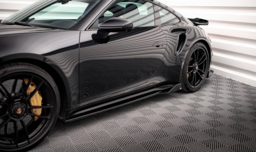Тюнинговые листвы на боковые пороги Porsche 911 Turbo S 992 фото