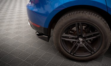 Боковые накладки на задний бампер Porsche Macan Mk1 дорестайл фото