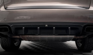 Центральная накладка на задний бампер Porsche Cayenne Mk2 фото