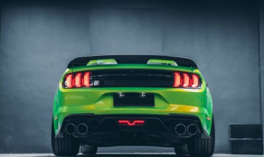 Бампер задний Ford Mustang с диффузором в стиле Shelby GT500 фото