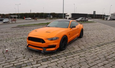 Передній бампер Ford Mustang з дифузором у стилі Shelby GT350 фото