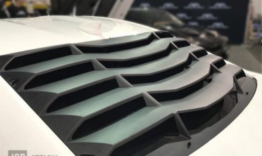 Накладка-жалюзи на заднее стекло Chevrolet Camaro (2016-2021) фото