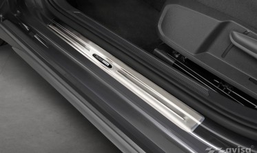 Защитные накладки на порожки Volkswagen Taigo фото