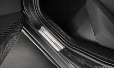 Защитные накладки на порожки Volkswagen Taigo фото