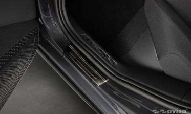 Чорні захисні накладки на внутр. пороги Volkswagen Taigo фото