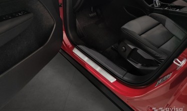 Захисні накладки на порожки з нержавіючої сталі Volvo XC40 фото