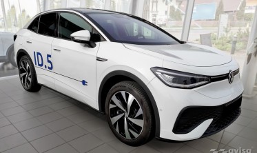 Захисні накладки на пороги з емблемою E-Power для Volkswagen ID.5 фото