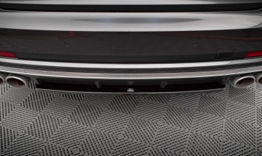 Центральна накладка на задній бампер Audi S8 D5 фото