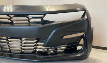 Передній бампер Chevrolet Camaro 6 (2019-2021) SS 2019 стиль фото