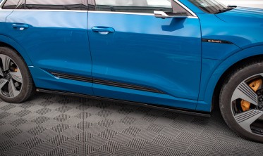 Тюнинговые накладки (диффузоры) под боковые пороги Audi e-tron фото