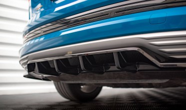 Тюнинговая накладка на задний бампер Audi e-tron фото