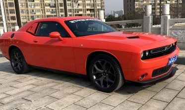 Диффузор на передний бампер Dodge Challenger (2015-2021 sxt) фото