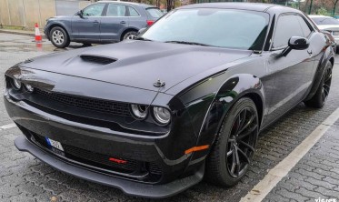 Бампер передний и комплект широких арок Dodge Challenger в стиле Hellcat фото