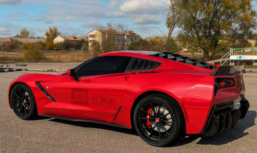 Накладка-жалюзи на заднее стекло Chevrolet Corvette (2014-2019) фото